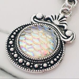 Iridescent Silver White Mermaid Silver Tone Necklace NWT